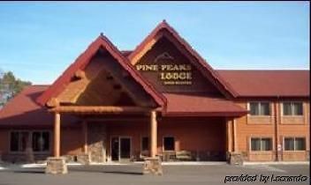 Pine Peaks Lodge & Suites Cross Lake Exterior foto