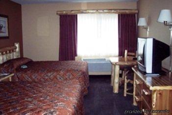 Pine Peaks Lodge & Suites Cross Lake Quarto foto